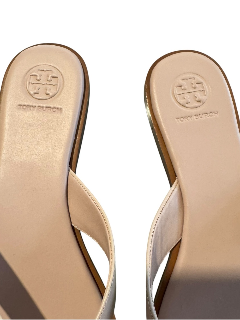 NWT Tory Burch Women's Benton Thong Sandal 8.5 seashell pink gold - Picture 2 of 7